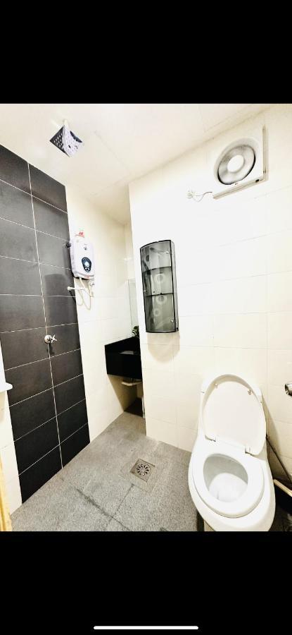 Royal Ville Studio Kota Bharu Eksteriør bilde